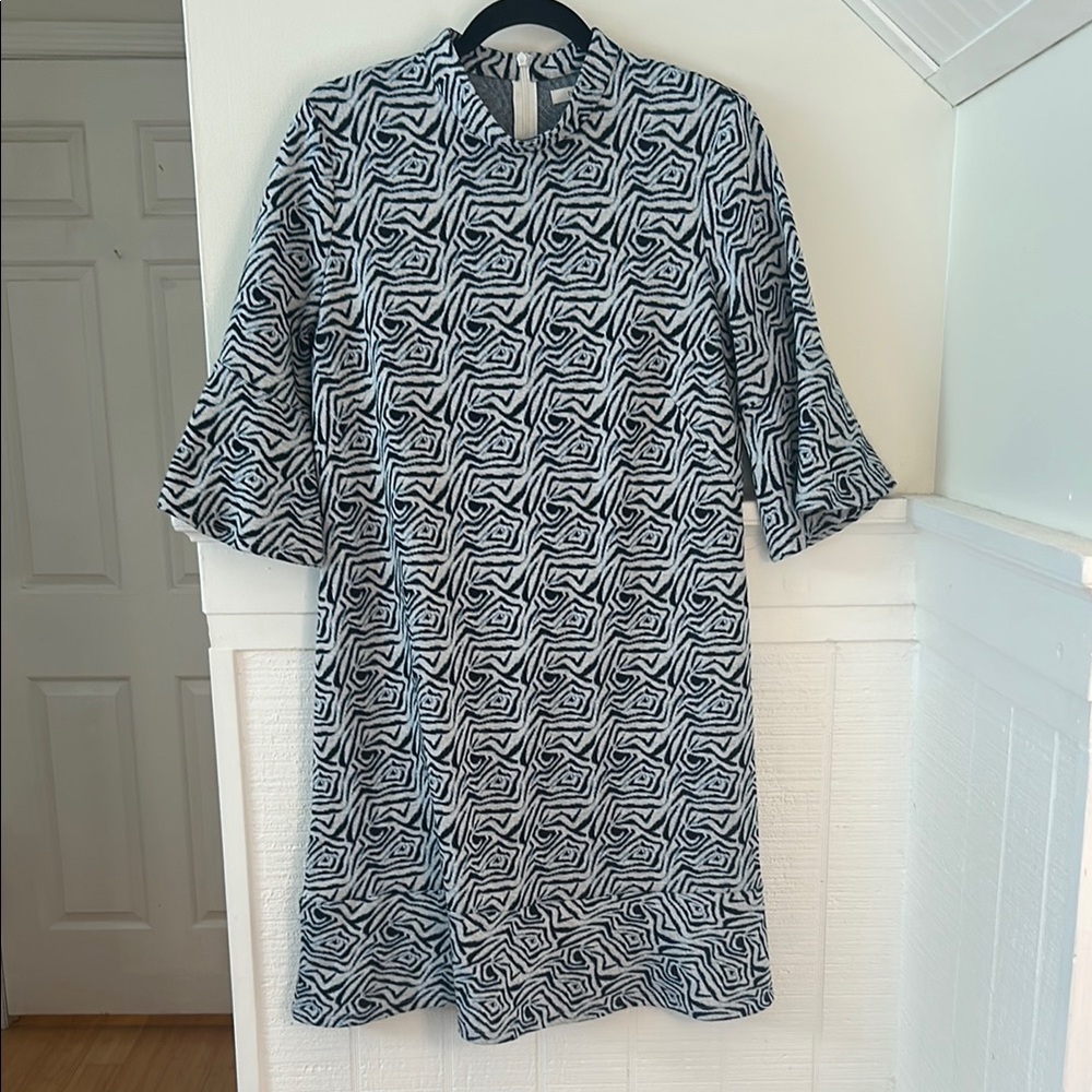 Tyler Boe Blue Patterned 3/4 Ruffle Sleeve Dress size Women’s Medium